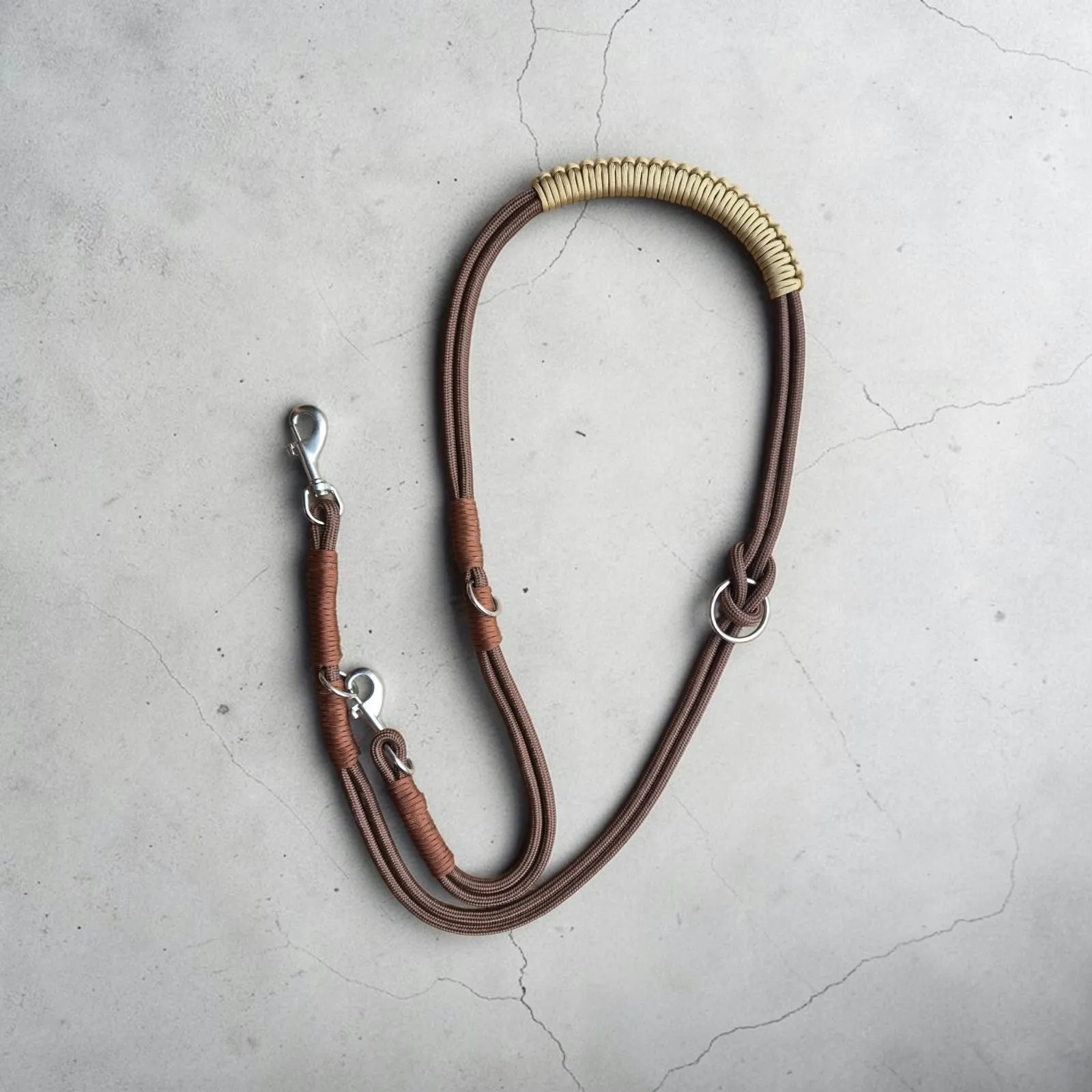 Full brown rope lead with a sand-coloured braided handle